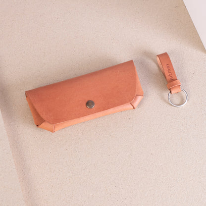 Nitmoi Glasses Case handmade from vegetable-tanned leather